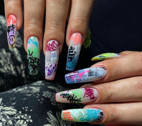 Street Art Nails, Grafitti Nails, Graffiti Nail Art, Graffiti Nails, Turquoise Nails, Rose Nail Art, Winter Nails Acrylic, Goth Nails, Modern Nails