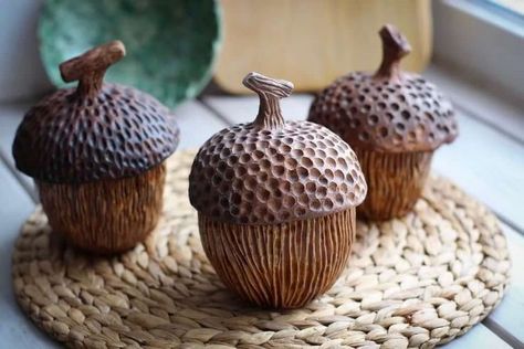 Autumn Ceramics, Clay Acorn, Ceramic Sculpture Figurative, Beginner Pottery, Sculptures Céramiques, Pottery Handbuilding, Clay Teapots, Slab Pottery, Pottery Crafts