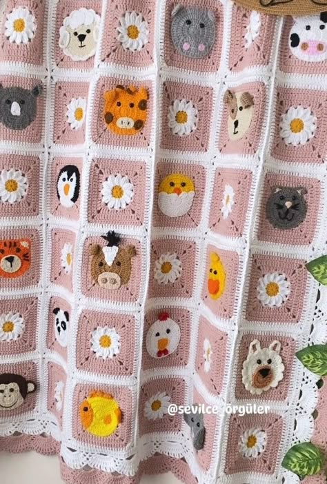 Crochet Animal Baby Blanket, Embroidery On Crochet, Cute Crochet Projects, Granny Square Baby Blanket, Crochet Garments, Kids Knitting, Baby Crochet Patterns, Animal Blanket, Baby Boy Knitting