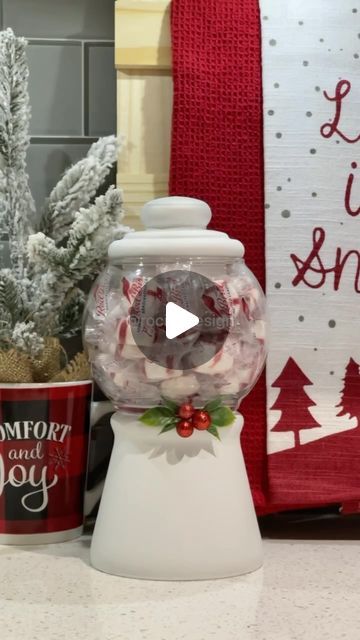 Rocio Ruiz on Instagram: "Christmas Decor DIY" Penny Bank, Xmas Diy, 2023 Christmas, Dollar Tree Crafts, Outdoor Christmas Decorations, Diy Christmas, Decor Diy, Christmas Decor Diy, Diy Gift