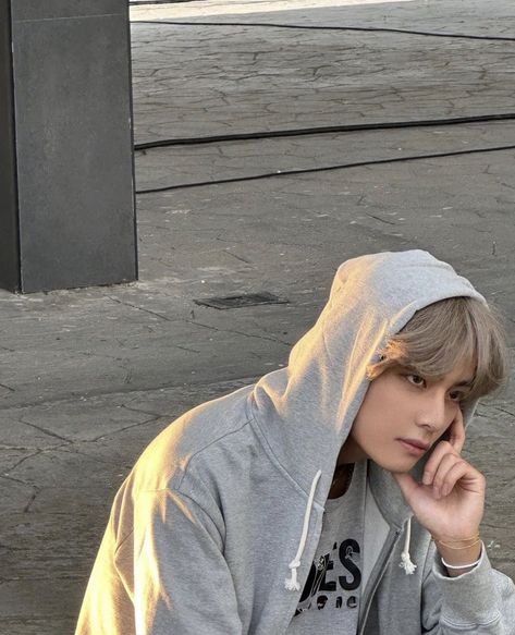 V Video, Kim Taehyung Wallpaper, Daegu, Fotografi Potret, V Taehyung, Bts Photo, Bts Pictures, Bts V, Bts Taehyung