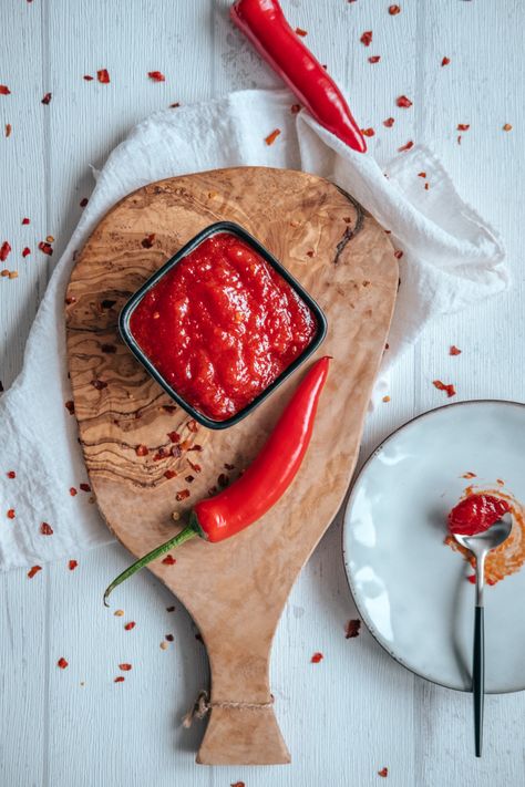 Quick and easy sweet chilli jam Chilli Sauce Photography, Chilli Photography, Food Savoury, Savory Jam, Masakan Malaysia, Spices Photography, Chilli Jam, Food Texture, Food Banner