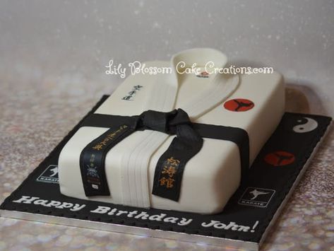 Ninja Birthday Cake, Recorder Karate, Karate Cake, Karate Birthday Party, Surprise Birthday Cake, Karate Birthday, Happy Birthday John, Shotokan Karate, Ninja Birthday