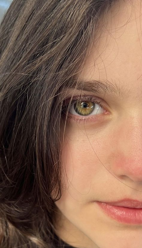 Brown Eyes Aesthetic, Eyes Aesthetic, Fine Art Portrait Photography, Arabian Women, Mom Pictures, Act Like A Lady, Makeup Looks Tutorial, Fine Art Portraits, Hazel Eyes