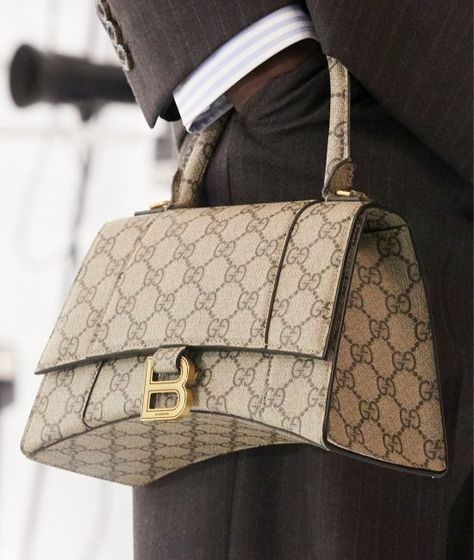 Gucci Balenciaga_Hourglass_bag Balenciaga Hourglass Bag, Ladies Designer Handbags, Gucci Balenciaga, Retro Purse, Gucci Handbag, Phoebe Philo, Fashion Couture, Lv Bags, Alessandro Michele