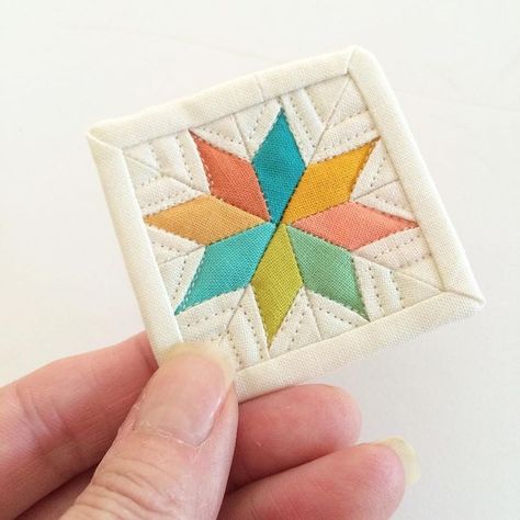 2" X 2" micro mini mini quilt...a little gift to pop in my sisters birthday card… Small Quilted Gifts, Quilt By Hand, Small Quilt Projects, Mini Quilt Patterns, Miniature Quilts, Paper Piecing Quilts, Crazy Quilt, Doll Quilt, Mini Mini