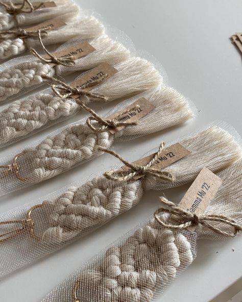 Macrame Keychain / Wedding Favor / Unique Wedding Gifts / Baby Shower Favors / Gifts Macrame Name, Boho Bridesmaids, Keychain Macrame, Favors Baby Shower, Macrame Keychain, Boho Bridesmaid, Boho Macrame, Unique Wedding Gifts, Guest Gifts