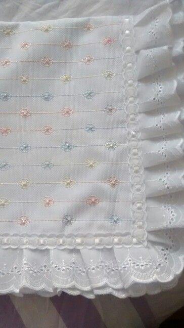 Baby Cradle Bedding, Cradle Bedding, Baby Sheets, Bantal Sofa, Baby Cradle, Baby Sewing Projects, Baby Cot, Baby Embroidery, Heirloom Sewing