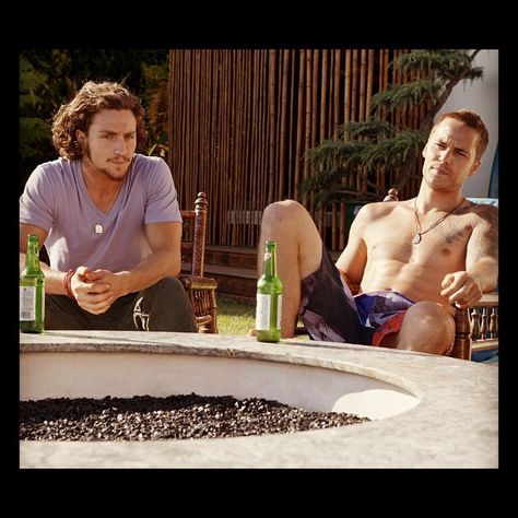 Ben and Chon. It must be so tough to be Blake Lively! To have to film steamy love scenes with these two guys AND to have to be married to Ryan Reynolds in real life?! I don't know how she does it. Le sigh... Aaron Johnson Savages, Taylor Kitsch Savages, Savages Movie, Aaron Johnson, Jesse Metcalfe, Oliver Stone, Avan Jogia, Ryan Guzman, Taylor Kitsch