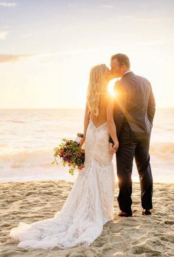 Ideal Couple Poses For Excellent Shots ❤︎ Wedding planning ideas & inspiration. Wedding dresses, decor, and lots more. #weddingideas #wedding #bridal Wedding Pictures Beach, Beach Wedding Pics, Ideal Couple, Wedding Fotos, Wedding Picture Poses, Wedding Kiss, Beach Wedding Photos, Beach Wedding Photography, Wedding Couple Poses