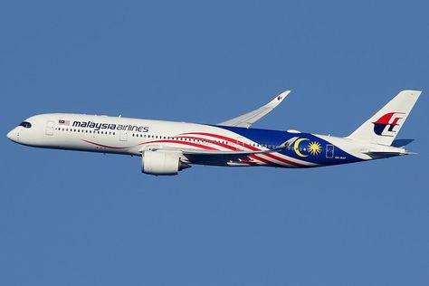 Malaysia Art, Pacific Airlines, Airbus A350, Malaysia Airlines, Aircraft Pictures, Heathrow, Kuala Lumpur, Banking, Airlines