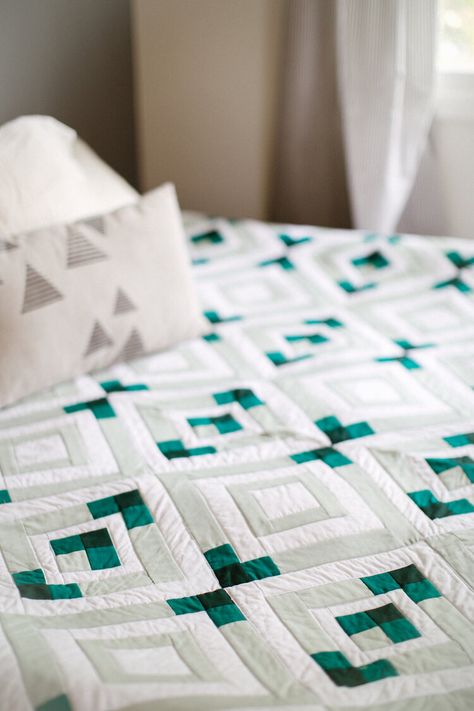 Crest Quilt Pattern, Neutral Quilts Ideas Contemporary, Korean Quilt Pattern, Masculine Quilt Patterns Men Simple, Modern Minimalist Quilt, Modern Wedding Quilt Ideas, 3 Color Quilt Patterns, Nordic Quilt Patterns, Classy Quilts