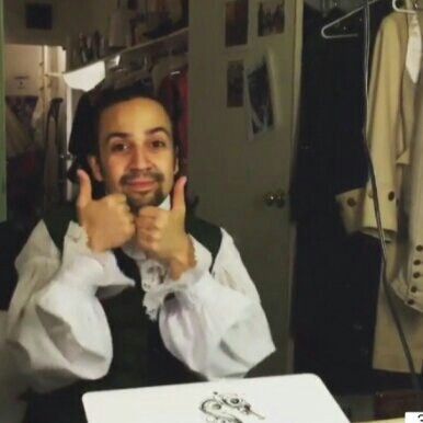 Lin Manuel Miranda Funny, Lin Miranda, Hamilton Cast, Hamilton Lin Manuel Miranda, Hamilton Lin Manuel, Hamilton Broadway, Anthony Ramos, Hamilton Funny, Hamilton Memes