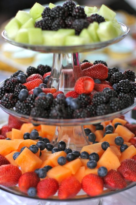 This is a beautiful way to arrange fresh fruit for a baby shower or party. Party Fruit Platter, Fruit Platter Ideas Party, Fruit Kabob, Platter Ideas, Fruit Ideas, High Tea Party, Fruit Kabobs, Baby Shower Tea, Tea Party Food