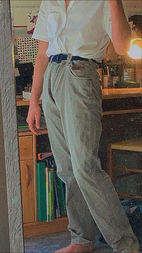 #mensclothing #outfits #outfitmen #cottage #cottagecore #cottagecoreaesthetic #cottagecoreoutfit #1960sfashion Men green outfit cattagecore pant baggy Cottagecore Mens Fashion, Cottagecore Outfits Men, Cottagecore Men, Mens Cottagecore, Cottagecore Closet, Aesthetic Outfits Male, Cottagecore Aesthetic Outfits, Cottage Core Outfit, Outfits Male