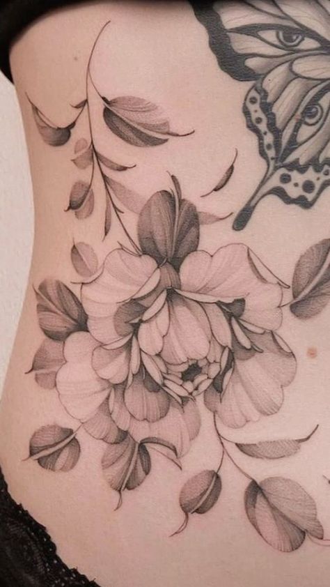 Flores Tattoo Mujer, Peony Back Tattoo, Fineline Floral Tattoo, Chest Neck Tattoo, Tortoise Tattoo, Peony Flower Tattoos, Realistic Flower Tattoo, Flor Tattoo, Floral Back Tattoos