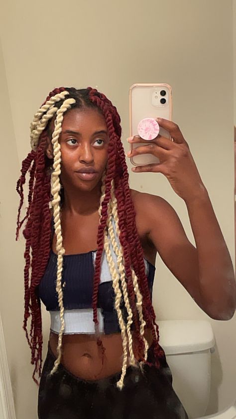 Blonde and burgundy marley twist braids Marley Twists Blonde, Platinum Blonde Skunk Stripe, Burgundy And White Hair, Burgundy And Blonde Braids, Burgundy Hair With Blonde, Skunk Stripe Braids, Long Marley Twists, Blonde Skunk Stripe, Burgundy Background Aesthetic