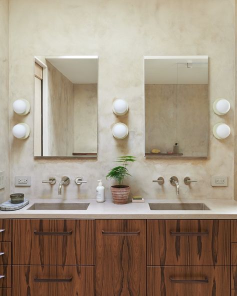 Pre-cast vanity and hand-troweled wall surfaces were carefully crafted for this stunning bathroom in a Gowanus home, designed by Sarah Jacoby Architects. . . . . . . . . . . . . . . . #InteriorDesign #Architects #BathroomDesign #HomeInspiration #ModernArchitecture #InteriorStyling #DesignInspiration #LuxuryInteriors #ArchitectureLovers #HomeDesign #DesignDetails #ContemporaryDesign #InteriorArchitecture #ArchitecturalDesign #DesignTrends #CustomInteriors #InteriorDecor #HomeRenovation #Minima... Cement Bathroom, Custom Sinks, Stunning Bathrooms, Concrete Design, Luxury Interior, Modern Architecture, Home Renovation, Industrial Style, Cement