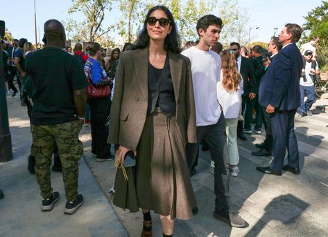 Caroline Issa Blue Oxford Shirt, Caroline Issa, Charcoal Suit, Blazer For Boys, Black Wool Coat, Brown Suits, Transition Outfits, Paris Photography, Emily Ratajkowski