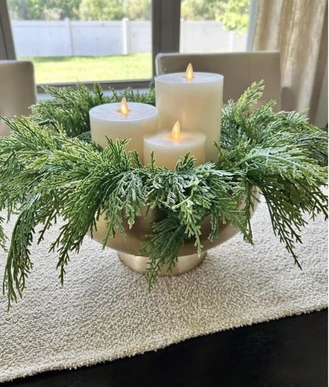 Landscaping Florida, Christmas Decor Inspiration, Christmas Centerpieces Diy, Christmas Themes Decorations, Front Porch Christmas Decor, Christmas Decor Ideas, Wardrobe Design, Noel Christmas, Christmas Floral