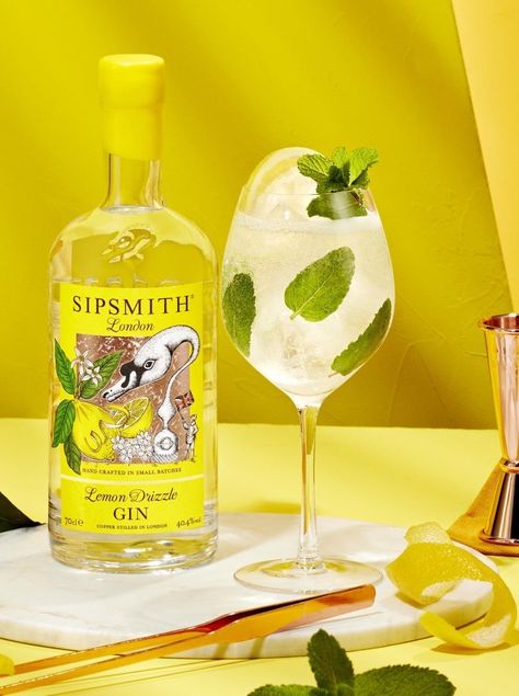 Lemon Drizzle Spritz | Gin Cocktails | Sipsmith Gin Gin Ingredients, Sipsmith Gin, Food Web Design, Elderflower Cordial, Gin Brands, Gin Lemon, Popular Cocktails, Gin Cocktail Recipes, Lemon Drizzle