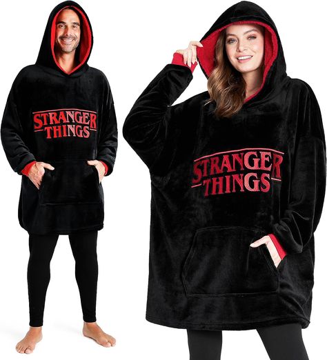 Stranger Things Blanket Hoodie for Adults Teens, Fleece Blanket Official Merchandise, (Black/Red) (225002-01) Stranger Things Blanket, Stranger Things Hoodie, Stranger Things Merchandise, Stranger Things Aesthetic, Super Soft Blanket, Hoodie Oversize, Blanket Hoodie, Hoodie Blanket, Club Design