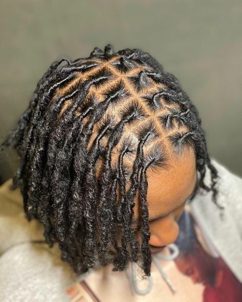 Middle Part Starter Locs, Middle Part Loc Styles, Dreadlock Hairstyles For Men, Short Locs Hairstyles, Faux Locs Hairstyles, Dreadlock Style, Dreadlock Styles, Dreads Styles, Loc Journey