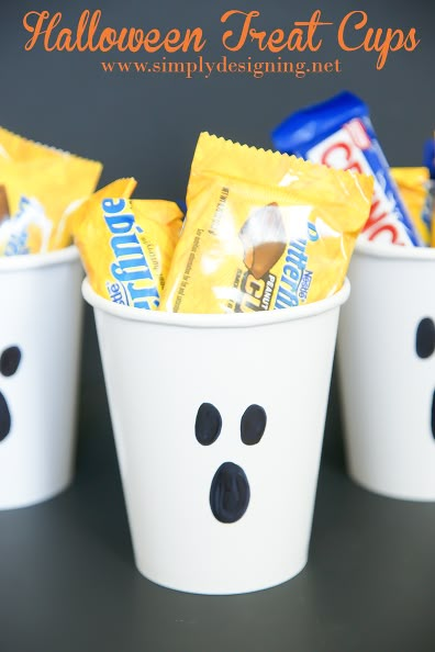 Ghost Treats, Dulces Halloween, Ghost Crafts, Fall Candy, Classroom Treats, School Treats, Candy Crafts, Halloween Treat Bags, Halloween Goodies