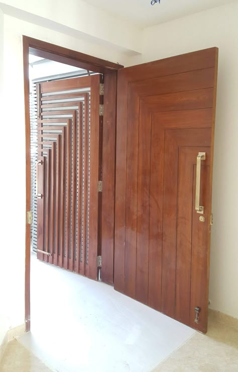 Indian Main Door Jali Design, Net Gate Wooden, Veneer Main Door Design Modern, Wooden Net Door Design Entrance, Sagan Door Design, Main Door Veneer Design, Wooden Main Door Design Front Entry, Main Door Design Entrance Indian Traditional, Modern Wooden Doors Entrance Front Entry