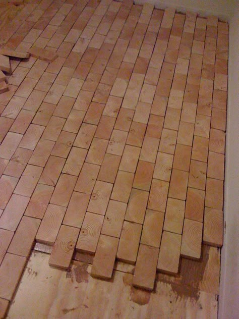 endgrain floor End Grain Flooring, Wood Block Flooring, Flooring Diy, Diy Wood Floors, Plywood Flooring, Brick Flooring, Diy Flooring, Bath Room, Room Flooring