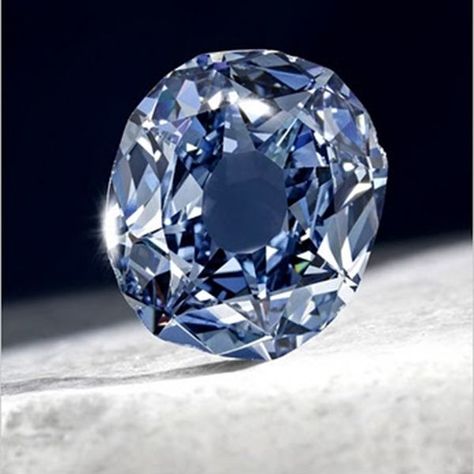 Wittelsbach Diamond Most Expensive Jewelry, Graff Diamonds, Expensive Diamond, Gem Diamonds, Expensive Jewelry, Rare Gems, Minerals And Gemstones, Rocks And Gems, Precious Gems