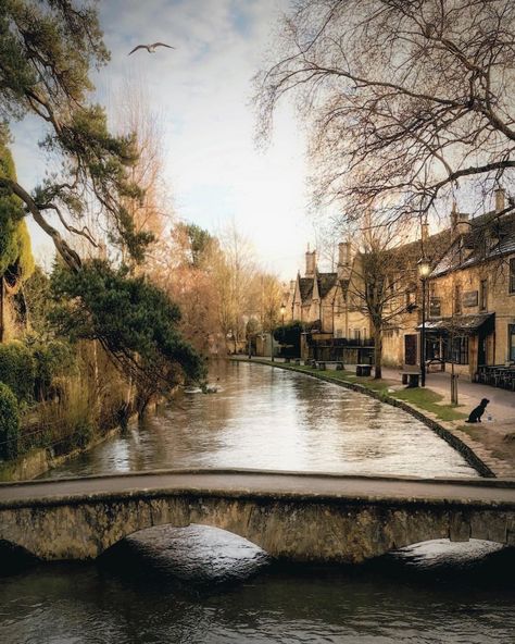 The Cotswolds England, Bourton On The Water, Stow On The Wold, Cotswold Villages, Cotswolds England, British Countryside, Country Scenes, Exterior Stone, The Cotswolds