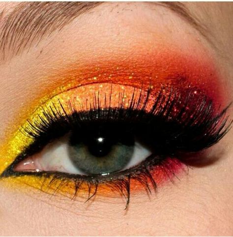 Glitter Autumn Eyes, Makeup Glitter Eyeshadow, Orange Eye Makeup, Nails Orange, Trendy Eyeshadow, Yellow Eyeshadow, Colored Hair Tips, Makeup Glitter, Glitter Eye Makeup