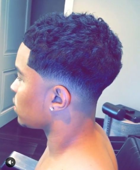 Justin Combs' haircut Ice Pick Taper Fade, Justin Combs, Curly Fade, Waves Hairstyle Men, Black Boys Haircuts, Drop Fade Haircut, Curly Hair Fade, Haircut Images, Mens Facial Hair Styles