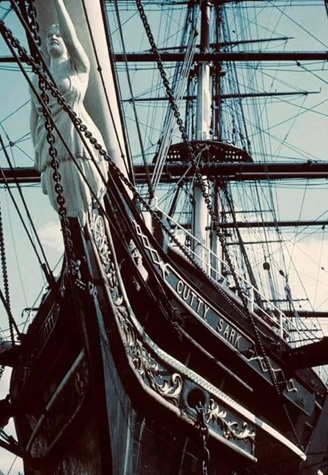 Cutty Sark Ship, Ship Figurehead, Hms Hood, Old Sailing Ships, Cutty Sark, Clipper Ship, Tall Ship, Old Boats, Sailing Vessel