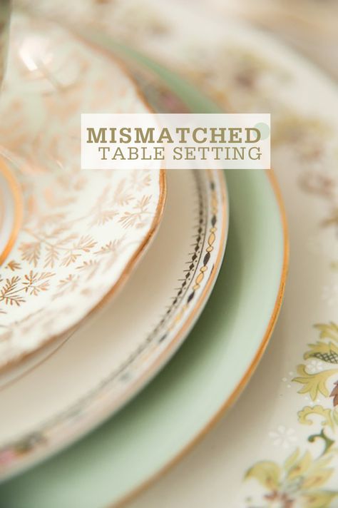 Creating a a beautiful table setting with mismatched dishes | Freutcake Mixed Plates Table Setting, Eclectic Table Settings, China Table Setting, Mismatched Dinnerware, Mismatched Table Setting, House Utensils, Vintage Table Setting, Mismatched Plates, Mismatched China