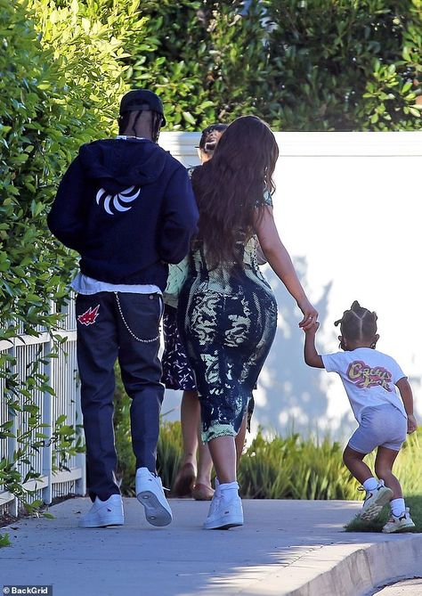 Kylie Jenner Family, Kylie And Travis Scott, Luxury Beach Hotel, Stile Kylie Jenner, Kylie Travis, Stormi Webster, Kardashian Kylie Jenner, Looks Kylie Jenner, Estilo Kardashian