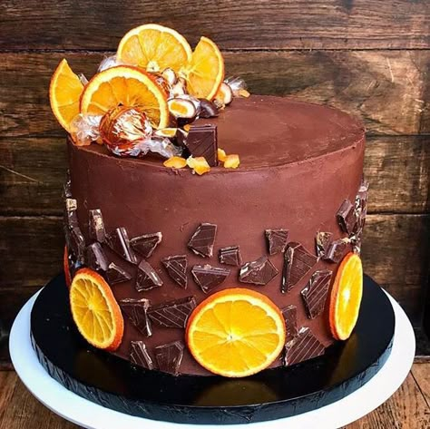 Good Morning Chocolate, Orange Cake Decoration, Chocolate Sponge Cake Recipe, Chocolate Orange Cake, Drink Gin, Whiskey Cake, Sponge Cake Recipe, Orange Chocolate Cake, Cake White