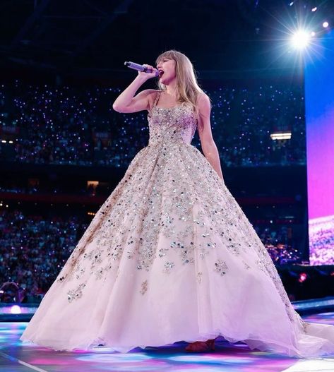 champagne dress for speak now!! #speaknowera #theerastour Speak Now Dress, Enchanted Dress, Taylor Swift Speak Now, Champagne Dress, Swift Tour, Taylor Swift The Eras Tour, Taylor Swift Outfits, Speak Now, Taylor Swift Hair