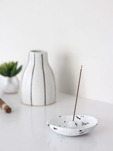 Incense Holder Made From Air-Dry Clay | Make This Splatter-Painted DIY! Diy Incense, Diy Incense Holder, Incense Burning, Ceramic Incense Holder, Diy Jewelry Holder, Clay Crafts Air Dry, Josef Albers, Diy Holder, Diy Pottery