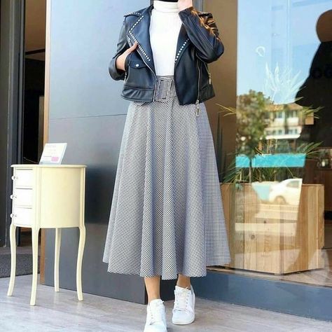 Hijabista Fashion, Stile Hijab, Makeup Outfit, Modern Hijab Fashion, Mode Turban, Muslim Fashion Hijab Outfits, Hijab Style Casual, Hijabi Fashion Casual, Outfit Shopping