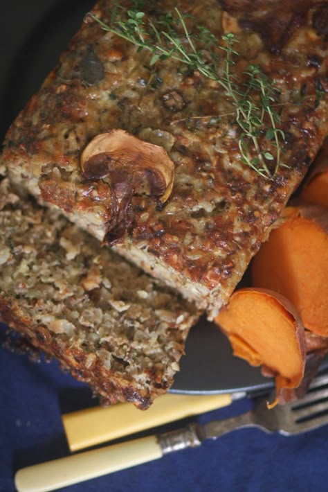 Vegetarian Inspiration, Veggie Loaf, Vegetarian Meatloaf, Nut Roast, Nut Loaf, Healthy Winter Meals, Sweet Dumplings, Winter Cooking, Vegetarian Thanksgiving