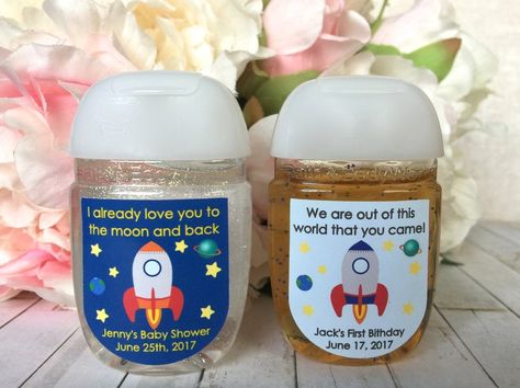 Baby Shower Themes For Boys, Space Party Favors, Outer Space Baby Shower, Welcome Baby Party, Astronaut Baby, Trendy Baby Shower Themes, Astronaut Party, Outer Space Party, Boy Baby Shower Ideas