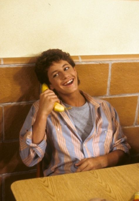 Kirk Cameron on the set of Growing Pains in 1986 Kirk Cameron 80s, Kurt Cameron, 80’s Men, Kirk Cameron, Period Piece, 80s Men, Growing Pains, Candace Cameron, Fact Families