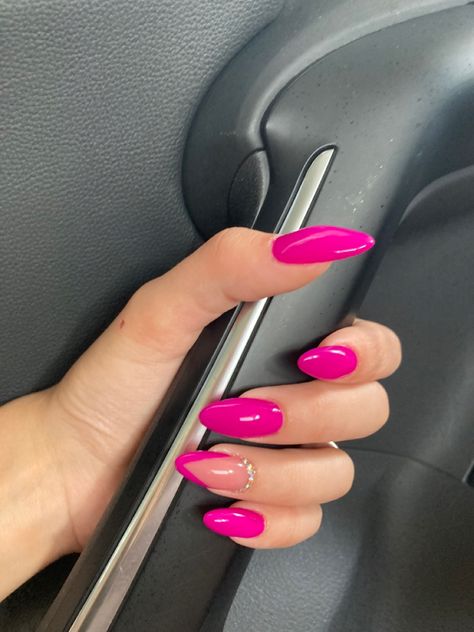 Fucsia Nails Design, Fucsia Nails, Ballerina Nails Shape, Pink Black Nails, Fruit Nail Art, Wow Nails, Short Gel Nails, Hot Pink Nails, Girly Acrylic Nails