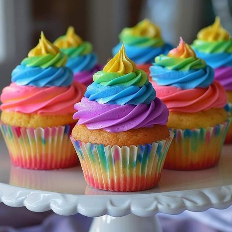 Trolls Birthday Cupcakes, Trolls Cupcake Ideas, Trolls Cupcakes, My Little Pony Cupcakes, Troll Cupcakes, Cupcake Cake Designs, Rainbow Cupcakes, Rainbow Food, Cupcake Designs