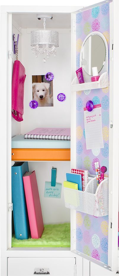 Cute locker idea for back to school ❤️ Diy Locker Decor, Girl Locker Decorations, Cute Locker Ideas, Locker Decorations Diy, School Locker Organization, Stationary Diy, School Locker Decorations, Middle School Lockers, High School Lockers