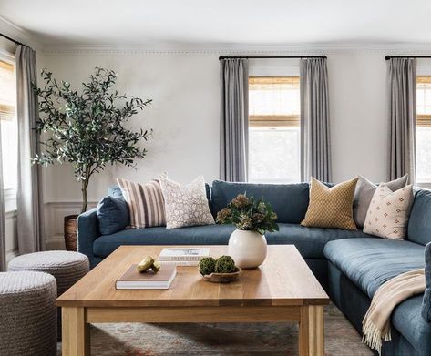 Meg McSherry Interiors on Instagram: "Fact: we love an oversized coffee table. Interiors: @megmcsherryinteriors Photography: @joyellewest" Navy Sofa Living Room, Navy Couch, Blue Sofas Living Room, Blue Couch Living Room, Oversized Coffee Table, Rental Home Decor, Navy Living Rooms, Living Room Cushions, Concrete Kitchen