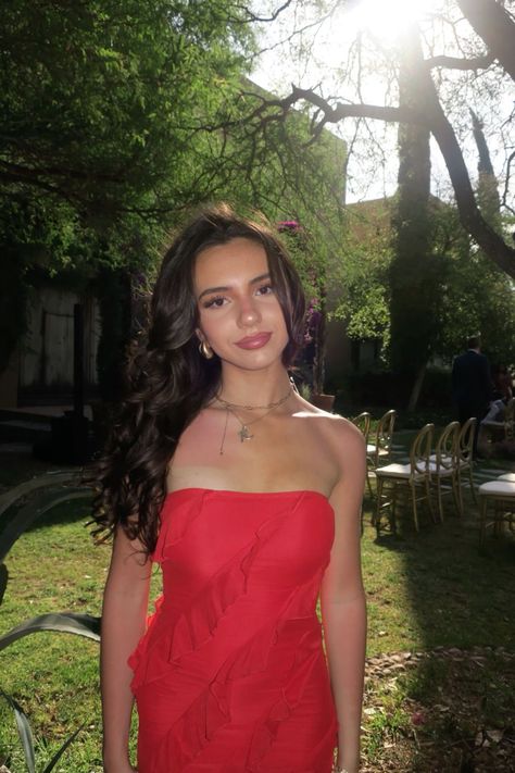 Red dress -  #Dress #Red Gold Jewelry With Red Dress, Red Dress Makeup Looks Simple, Prom Makeup Red Dress, Red Dress Makeup Look, Blowout Brown Hair, Red Dress Jewelry Ideas, Makeup To Go With Red Dress, Makeup With Red Dress, Red Prom Dress Makeup