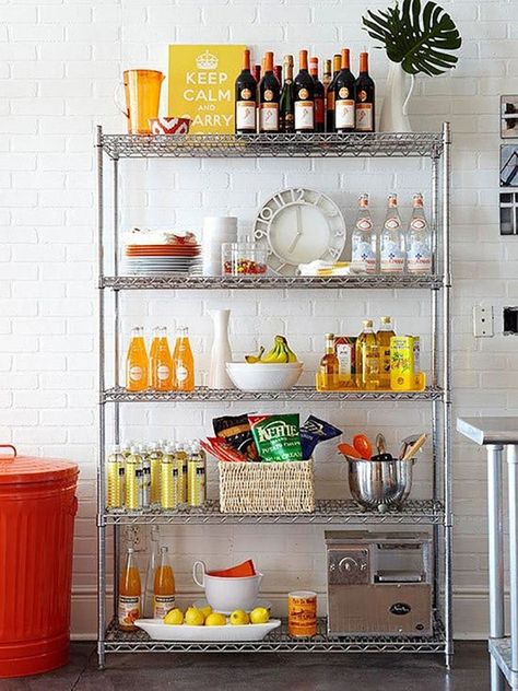 11 Renter-Friendly Decor Tricks That Will Take Your Home Up a Notch Rental Kitchen, Trendy Apartment, Small Kitchen Storage, Small Pantry, Open Kitchen Shelves, Rental Decorating, Small Apartment Decorating, Kitchen Cabinet Storage, Pantry Design